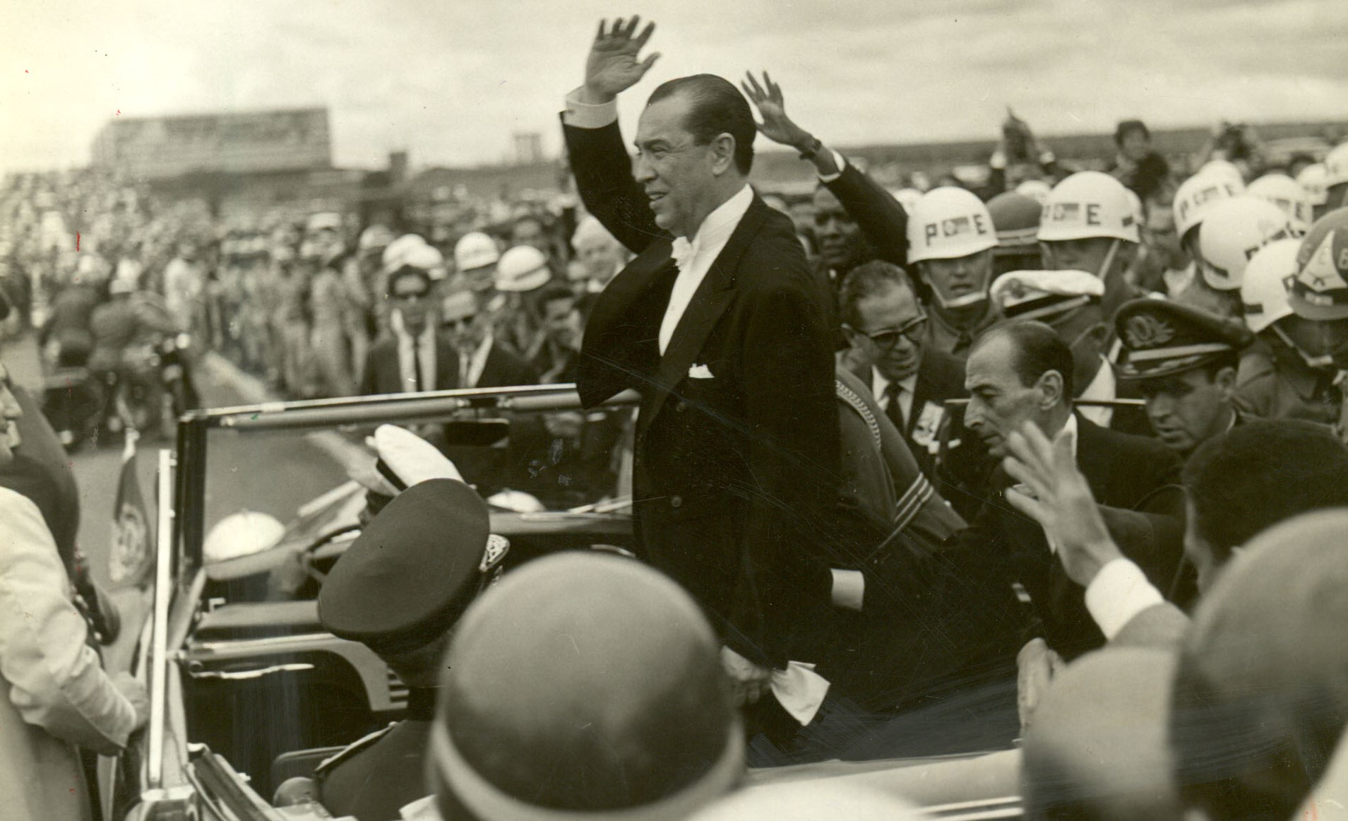 De "50 anos em 5" a "40 anos em 4": o peso histórico do slogan de JK na política atual