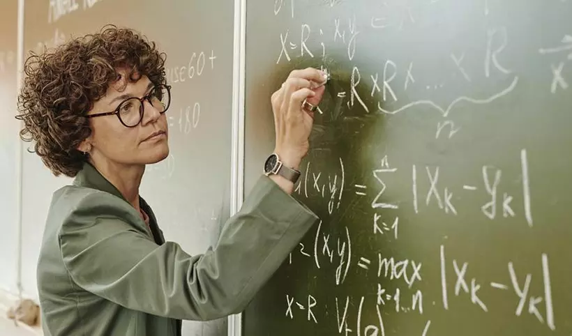 Profissão: matemático. Onde esse profissional trabalha além da escola?