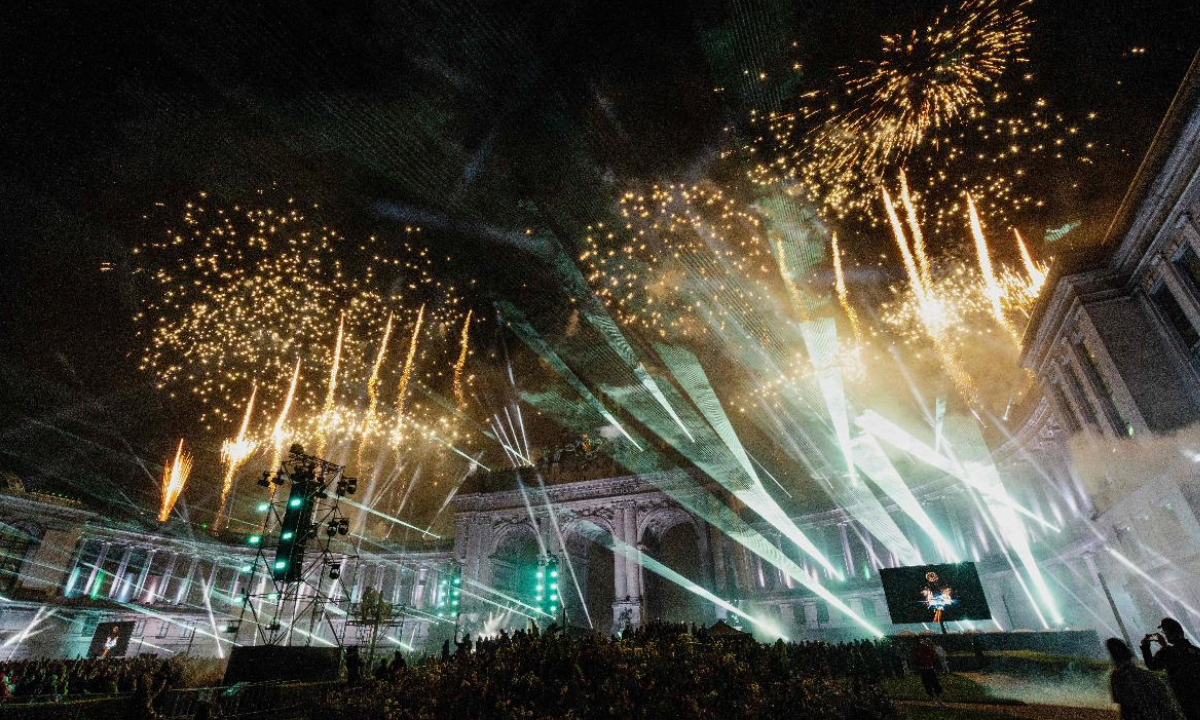 Como evitar cair em golpes na compra de ingressos para grandes shows