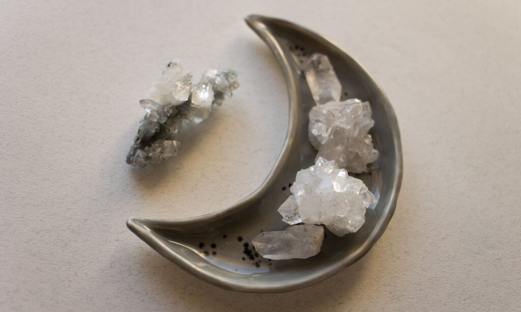 Cristais e pedras brutas