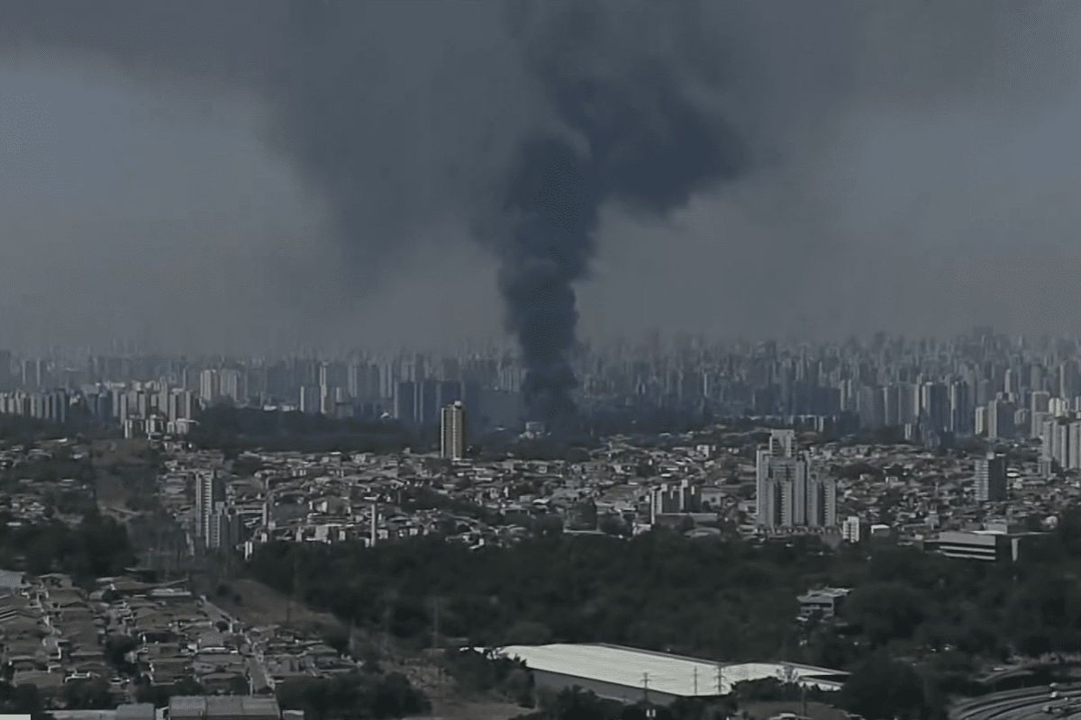 Incêndio na Lapa expõe falhas na fiscalização de galpões em São Paulo