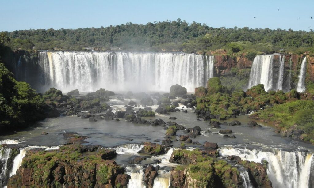 Na região metropolitana da capital paranaense, o rio já apresenta níveis elevados de contaminação