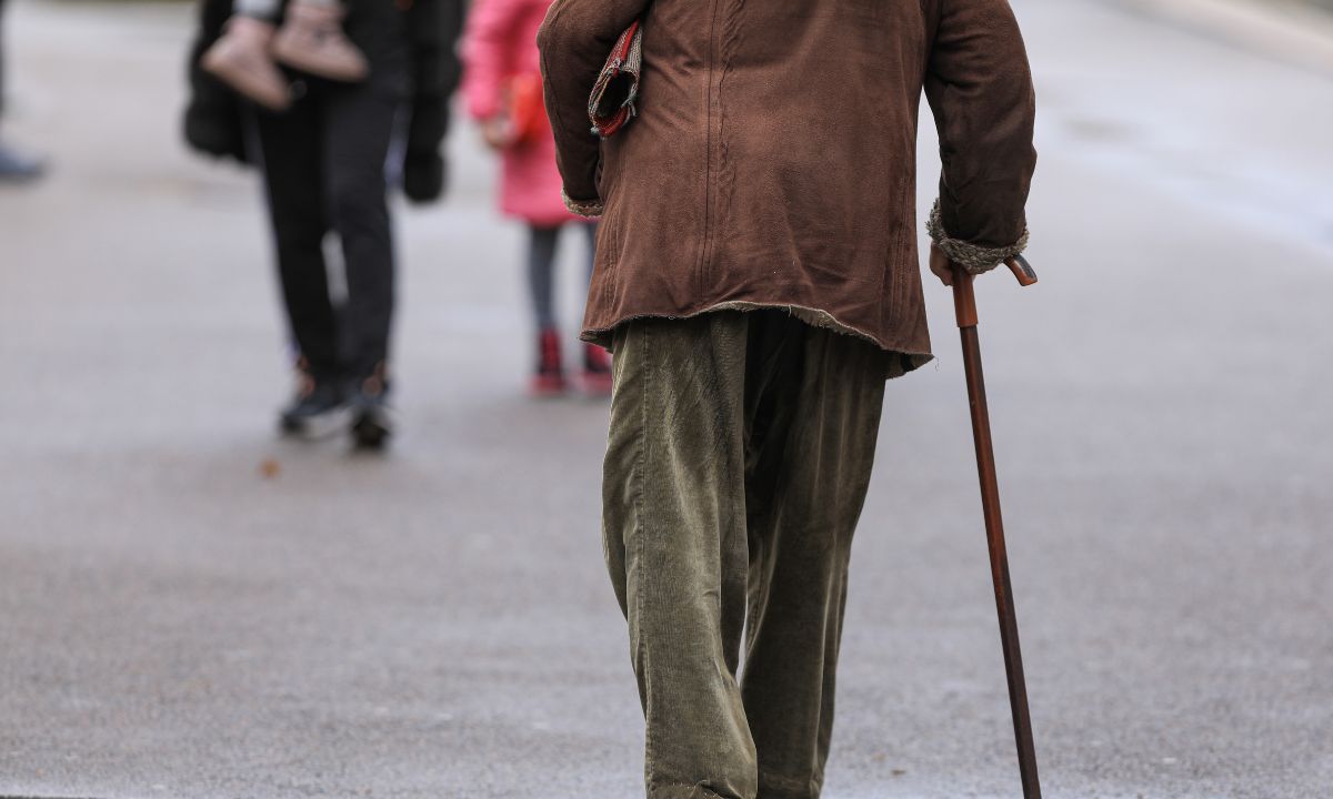 Os perigos do atropelamento para idosos e como prevenir acidentes