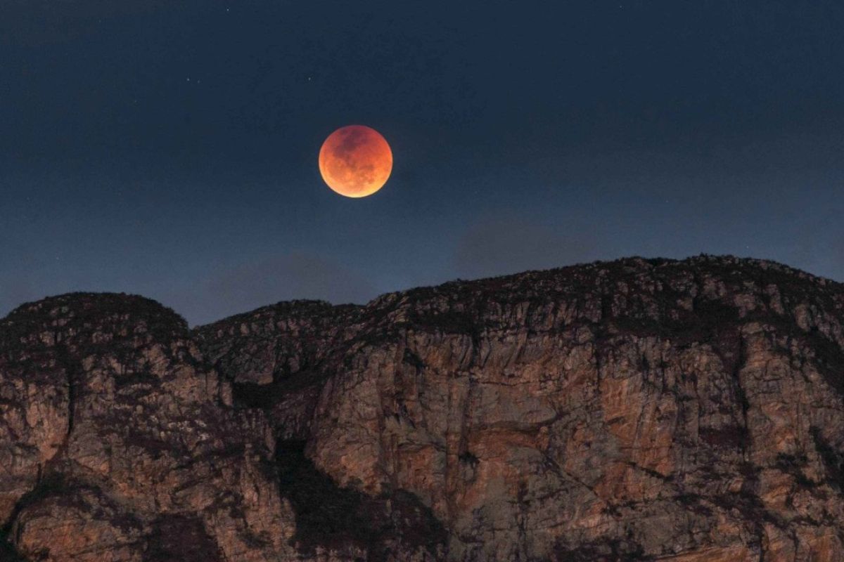 Eclipse lunar de setembro: onde ver o show no céu