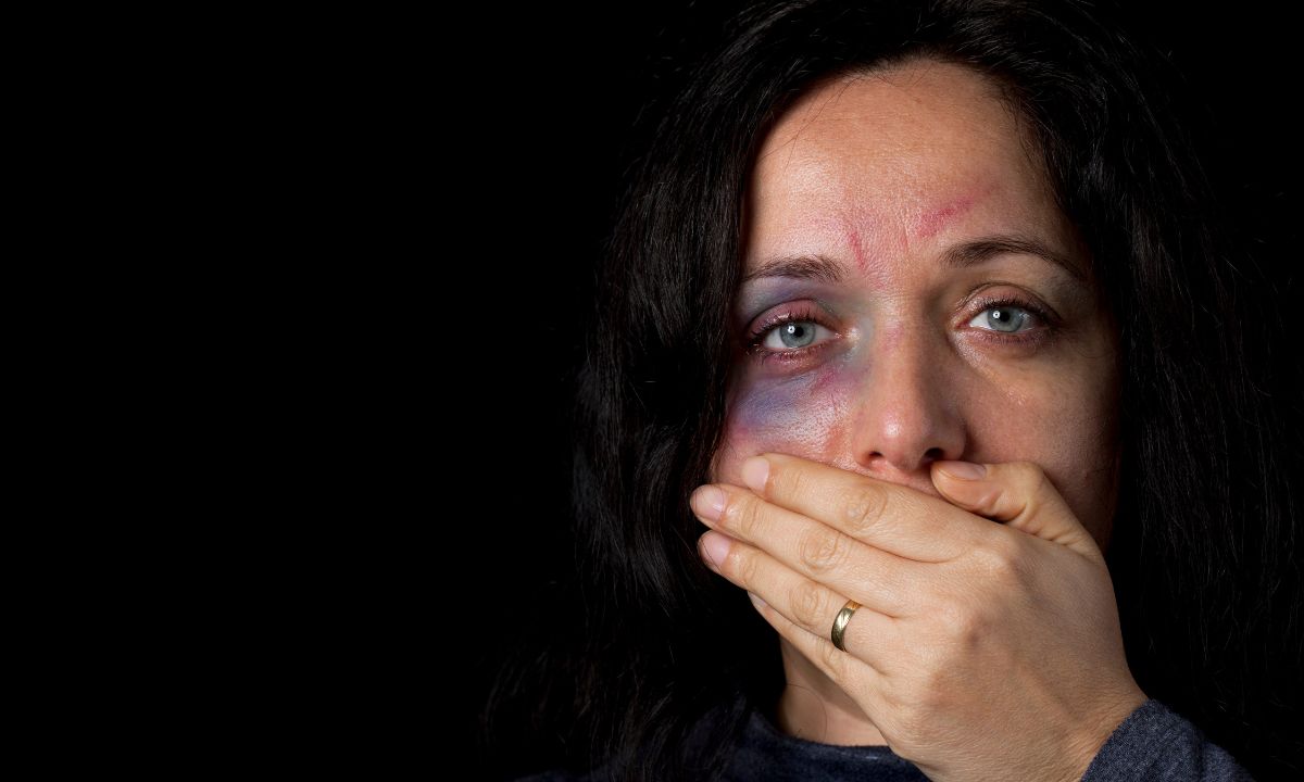 Sofre violência doméstica? Veja onde e como pedir ajuda em segurança